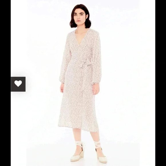 Faithfull the Brand
LE FIGARO MIDI DRESS
AZALEA FLORAL Size 6 $175 - Picture 2 of 7